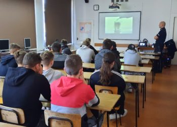 Zagrożenia bezpieczeństwa związane z uzależnieniami i cyberprzemocą